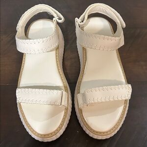 Universal Thread white platform sandal comfy